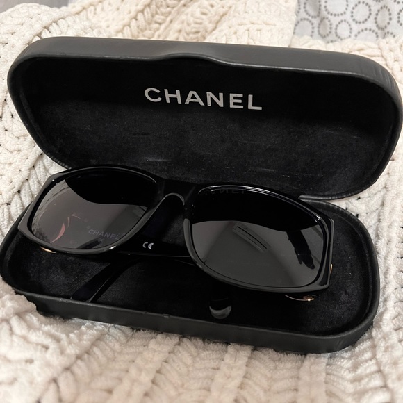 Chanel vintage 02461 CC Logo Sunglasses - Picture 2 of 16